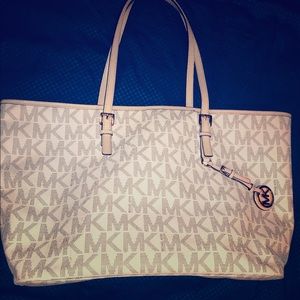 ❤️❤️Michael Kors Tote❤️❤️